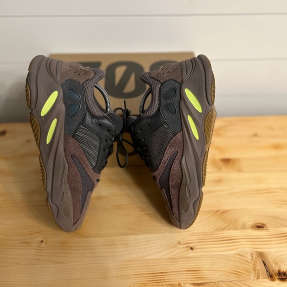 Yeezy Boost 700 V1 Mauve - Sz 10.5 - Picture 5 of 12